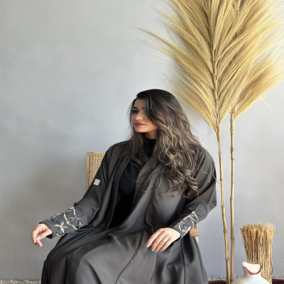 عباية-اوليف-فخامة-اللون الزيتي-الغامق-عصري-زوري-zore