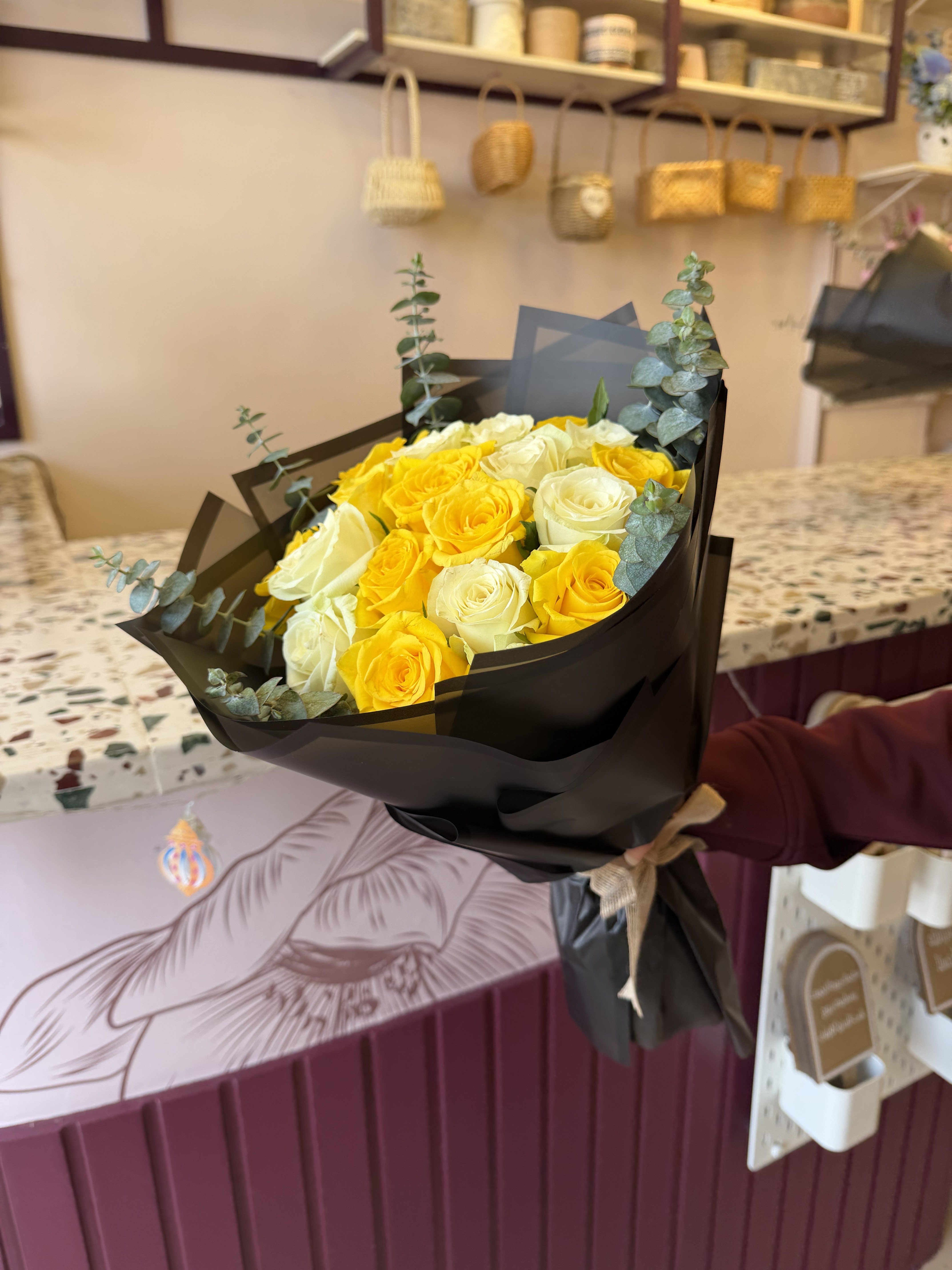 Medium yellow rose bouquet 