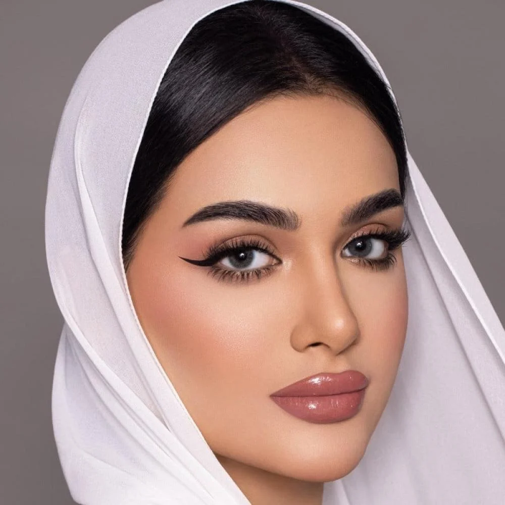 أنستازيا عدسات لاصقة تجميلية ملونة– عرض 1+1 مجاناً