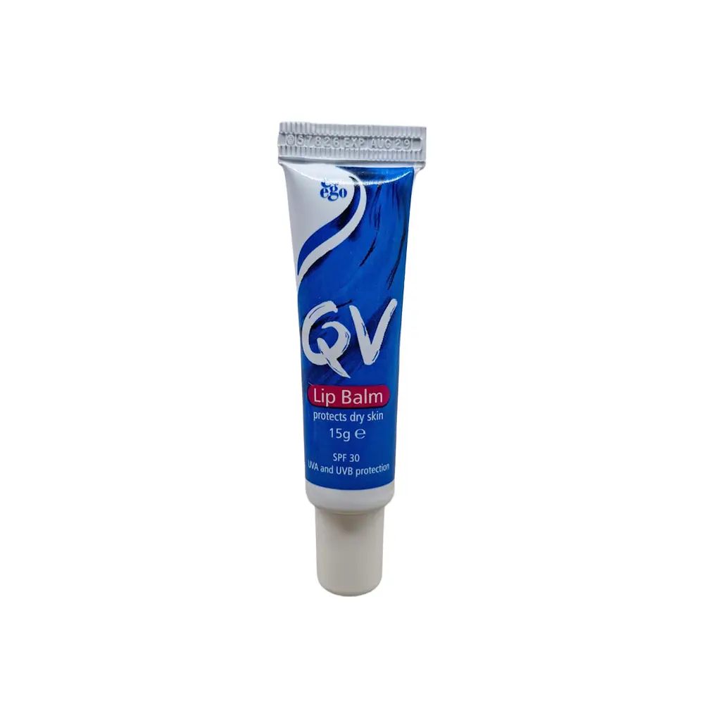 كيو في مرطب للشفاه مع SPF30 يحمي من جفاف الشفاه -15 جرام