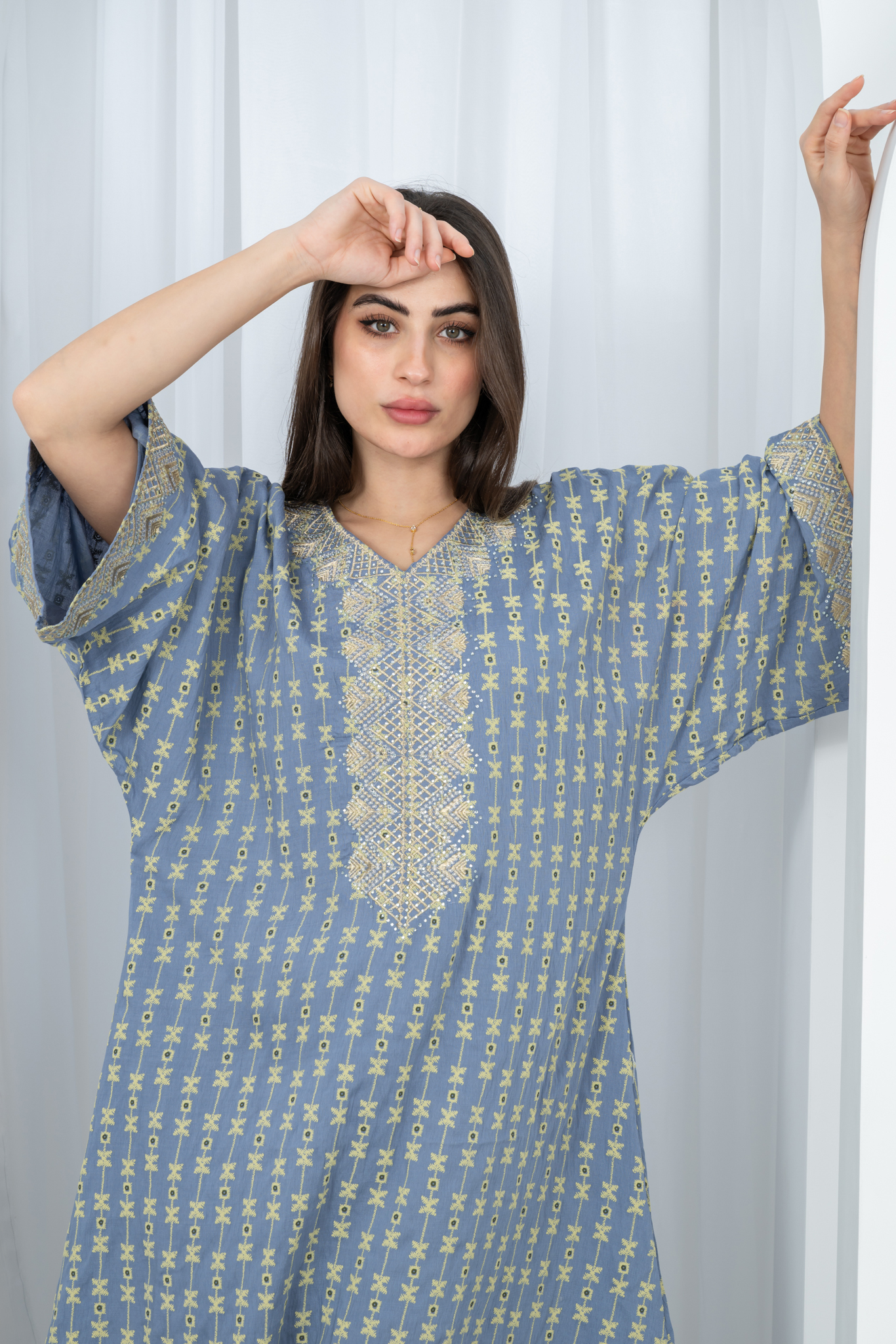 جلابية نسائية ميدي ربع كم رقبة v من متجر لايق عليك 