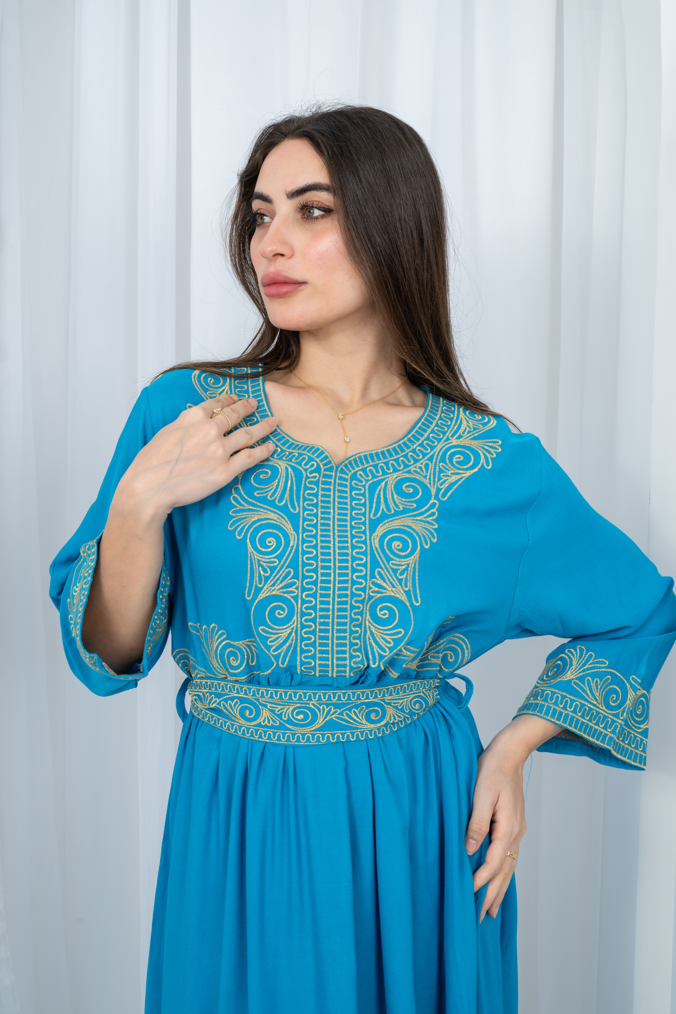 جلابيه نسائية ميدي ربع كم قصيرة رقبة v - لايق عليك 
