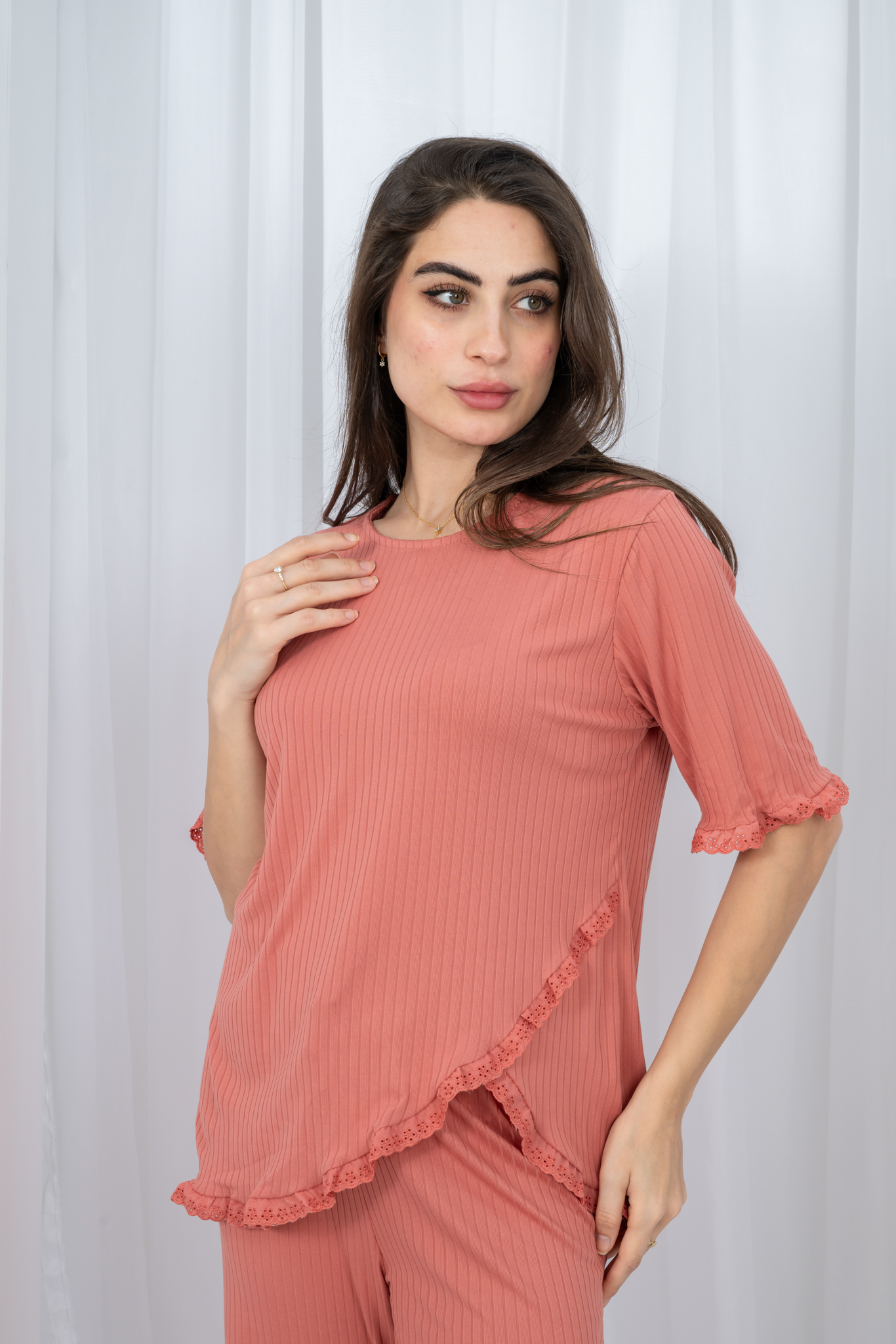 بيجامة نسائية نص كم برقبة دائرية - لايق عليك 