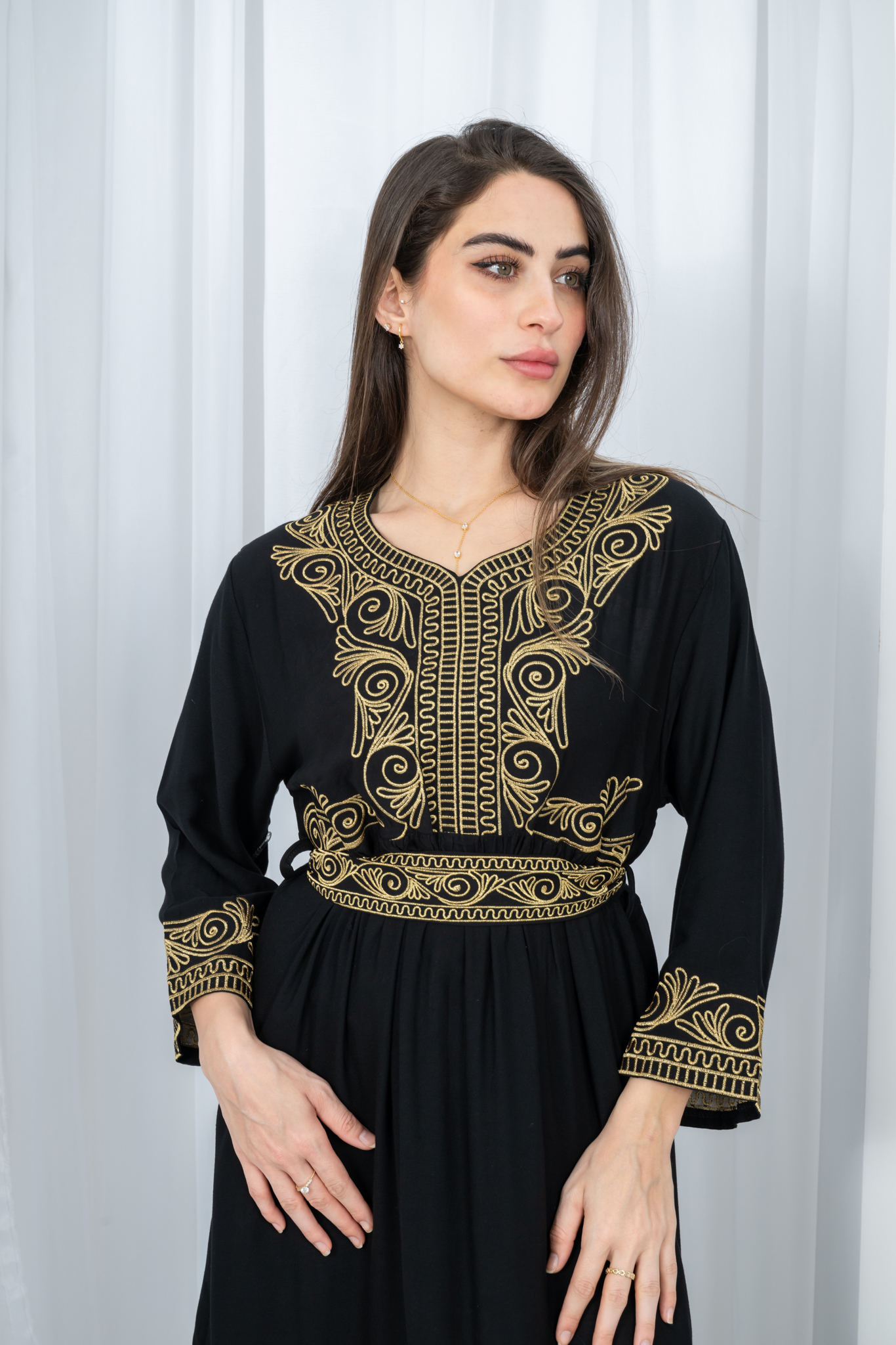 جلابيه نسائية ميدي ربع كم قصيرة رقبة v - لايق عليك 