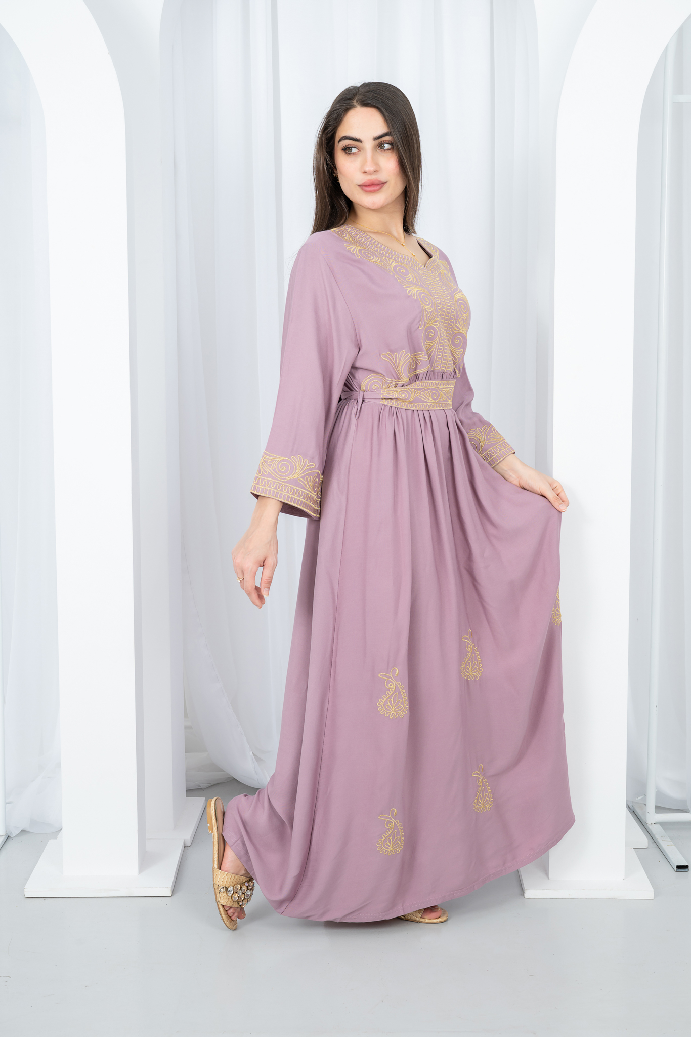 جلابيه نسائية ميدي ربع كم قصيرة رقبة v - لايق عليك 