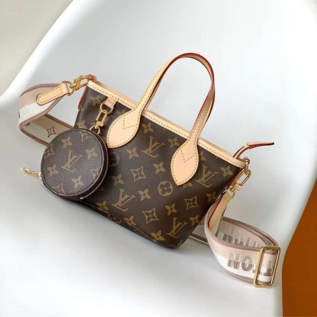 شنطة لويس فيتون Neverfull BB  