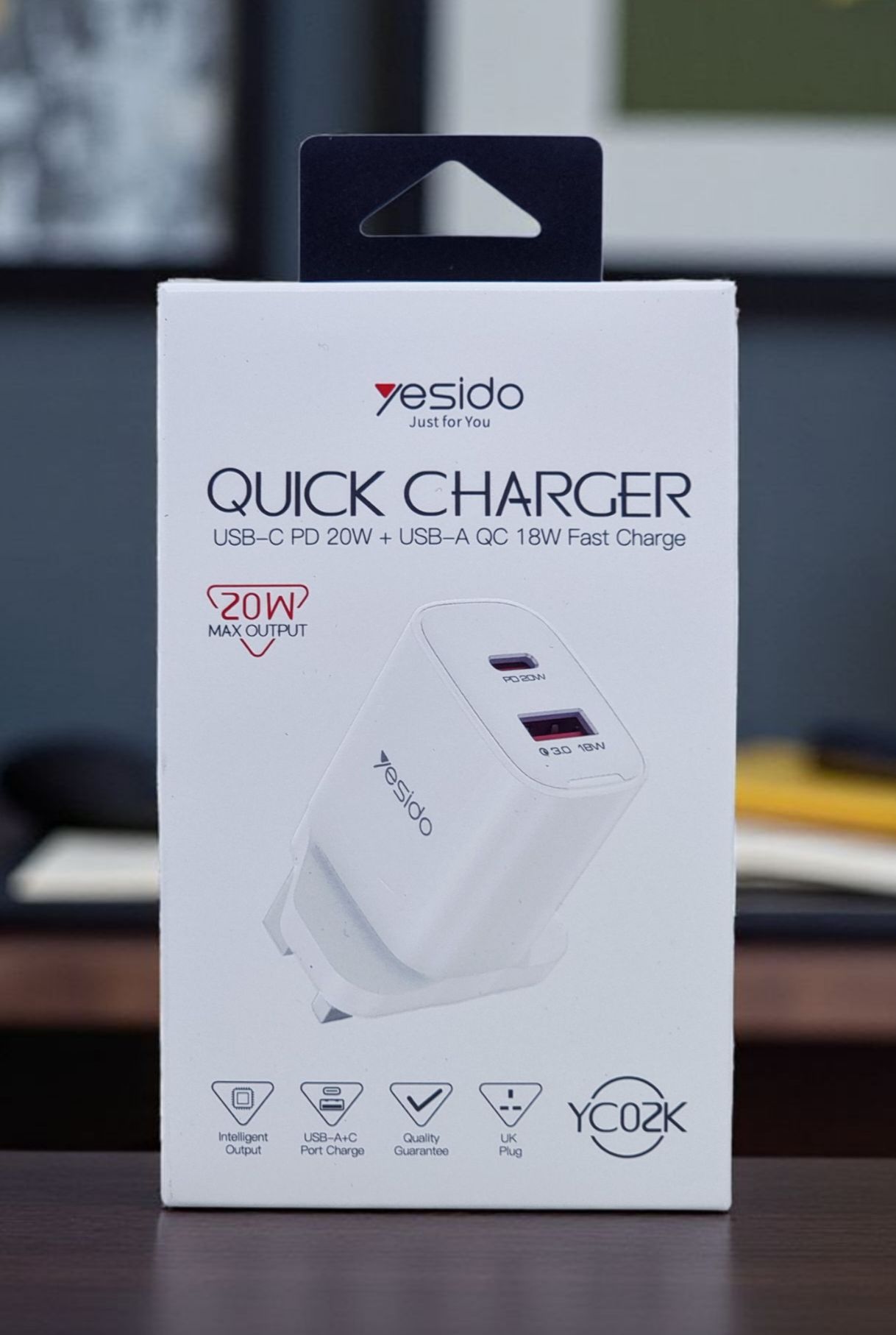  Yesido Dual-Port Quick Charger 20W - USB-A & USB-C, White 