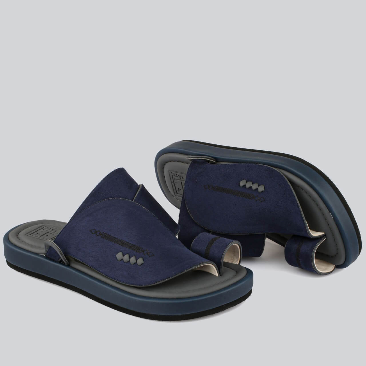  Men's luxury suede slippers, comfortable and stylish, in a blue color