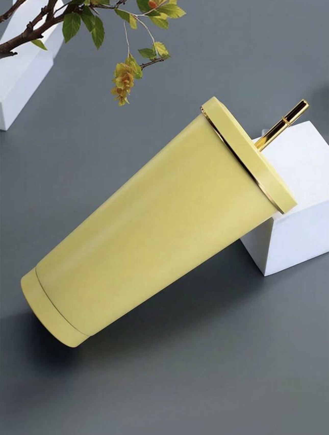 كوب مخصص باسمك مع غطاء و شفاط- منتج مادي متوفر بعدة ألوان- ينفذ حسب الطلب خلال 14 يوماً
