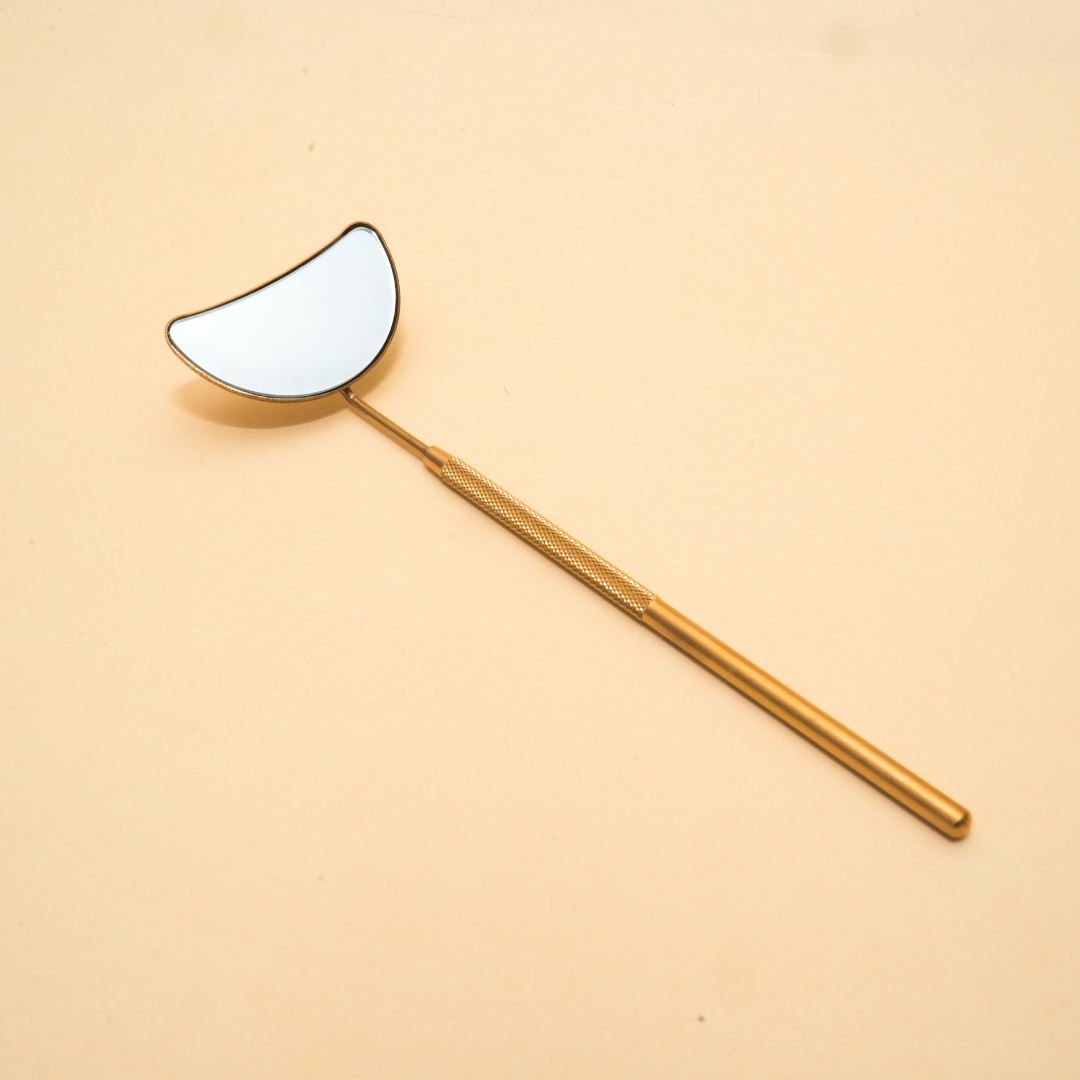 مرآة رموش مكبرة