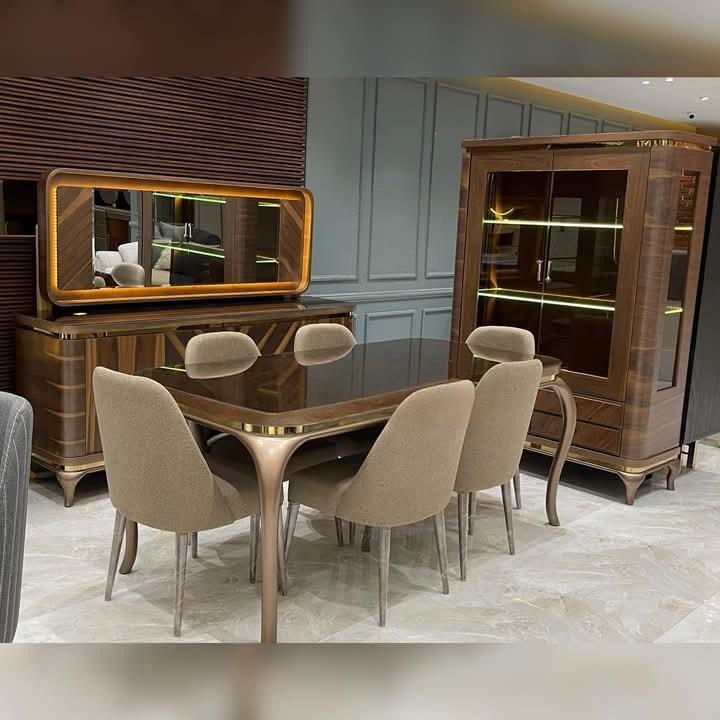 طاولة طعام