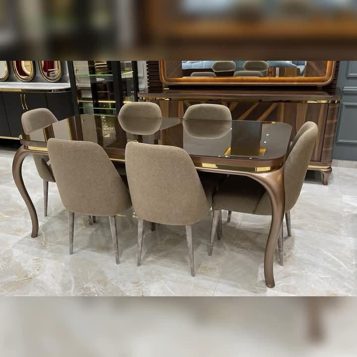 طاولة طعام