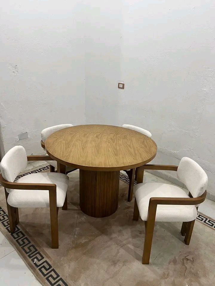 طاولة طعام 4كراسي