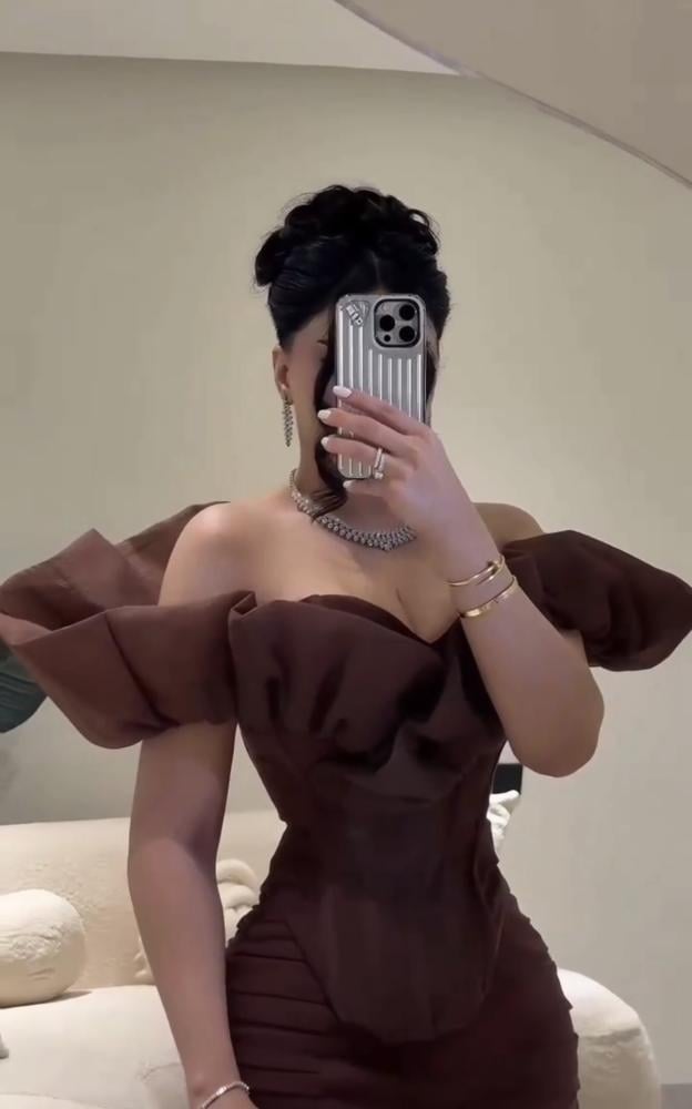 فستان سهرة فخم باللون البني الغامق، بتصميم أوف شولدر أنيق - XXL