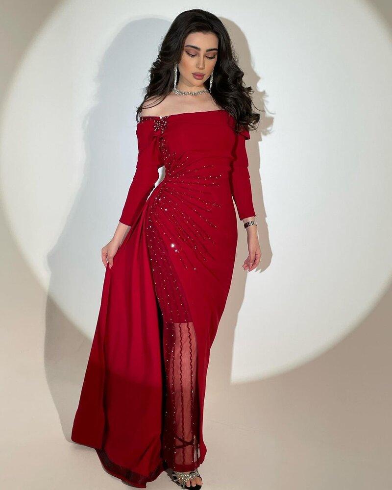 فستان أحمر عصري مزين بتفاصيل فاخرة - XXXL/16