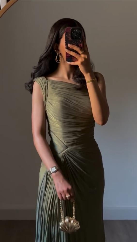 فستان سهرة ساتان مطفي بتصميم كسرات فني - XXXL