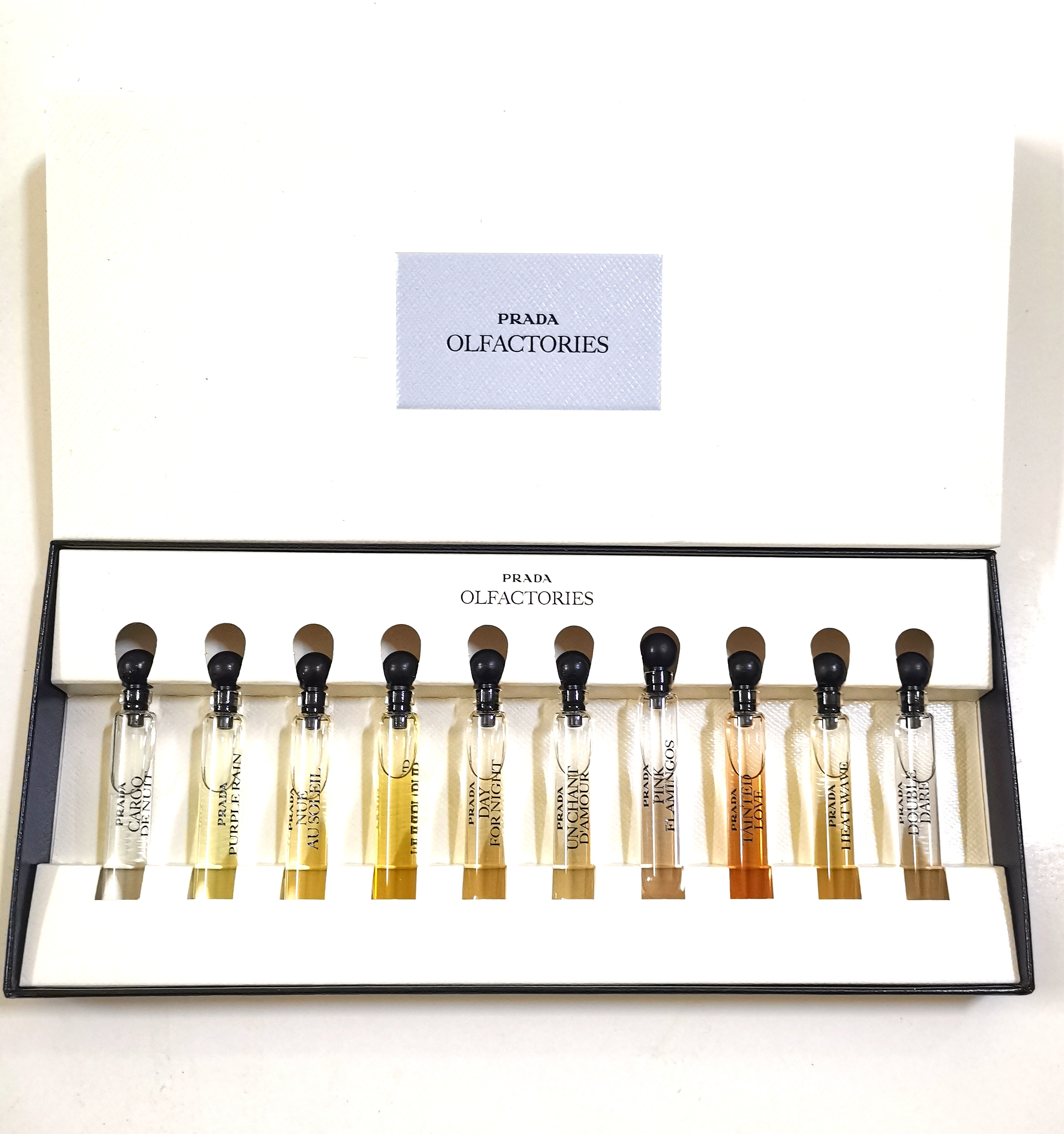مجموعة عطور برادا الحصرية 10 عينات
