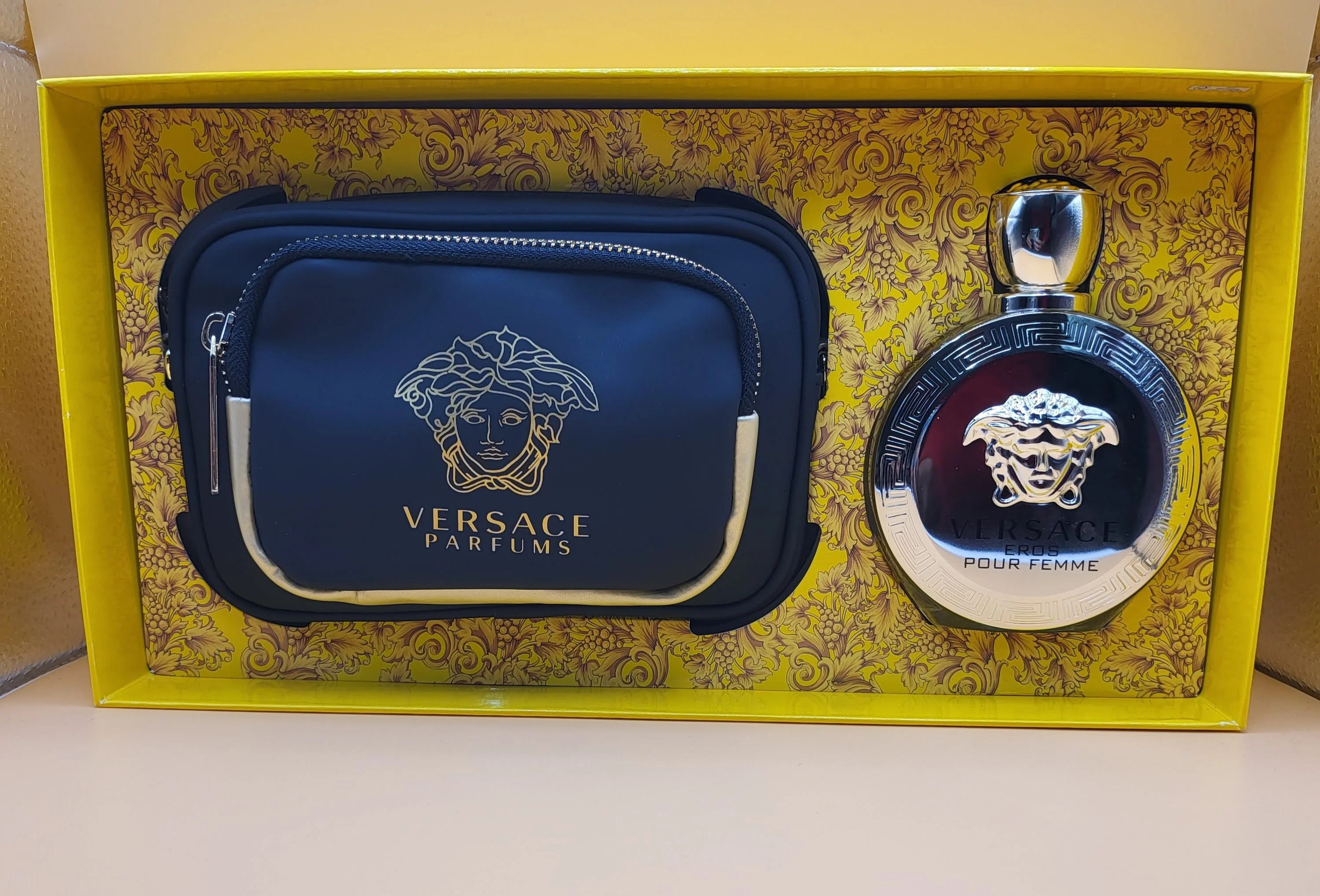 عطر فيرساتشي إيروس بور فيم أو دو برفيوم سبراي 100 مل، مجموعة 4 قطع