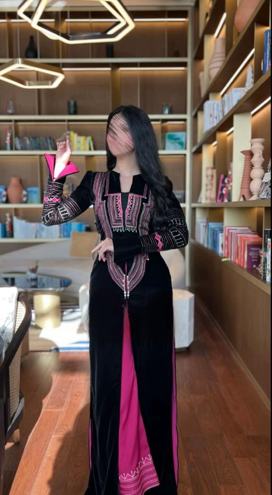  جلابية عسيري أسود مطرزة بتصميم تراثي 