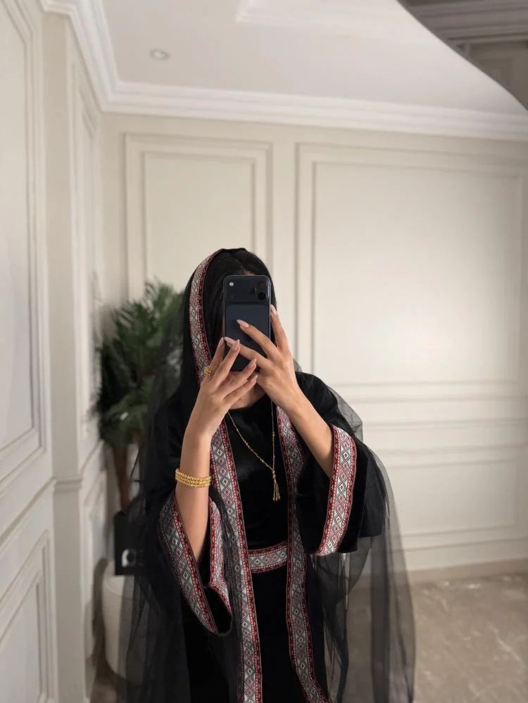 جلابيه مخمل ليوم التأسيس بشال فاخر 
