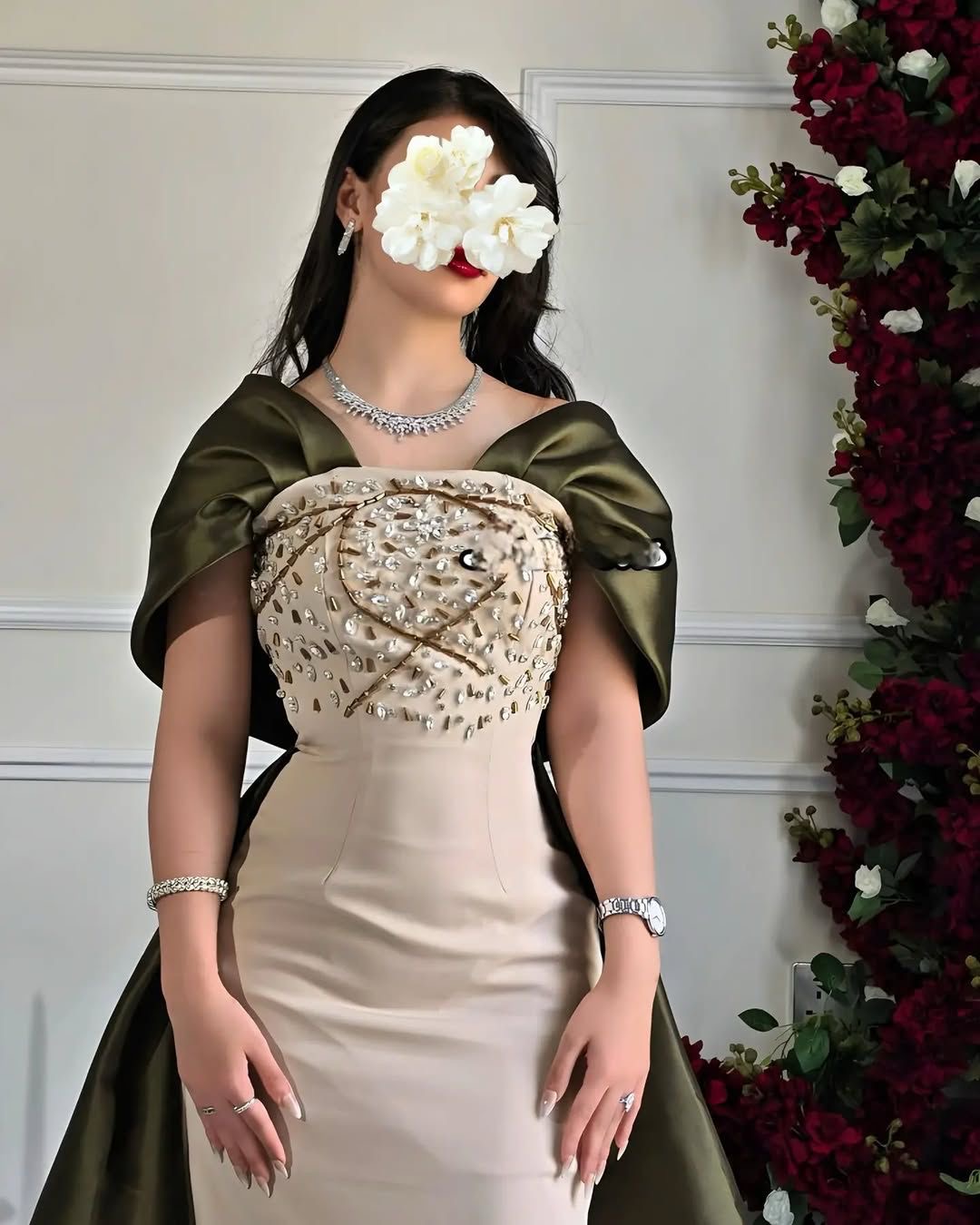  فستان سهرة بيج بتطريز فاخر  