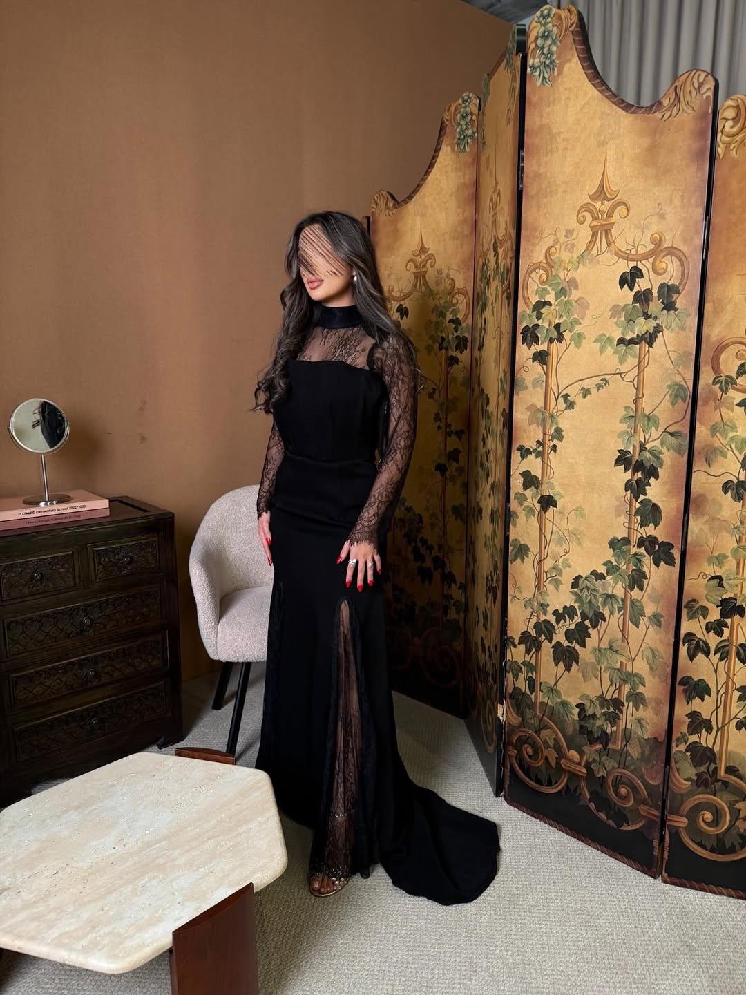  فستان سهرة أسود دانتيل بذيل طويل من ROSE FASHION  