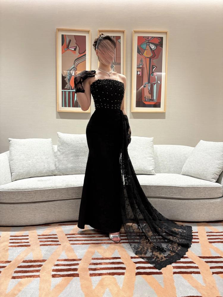  فستان سهرة اسود بشال جانبي -ROSE FASHION  