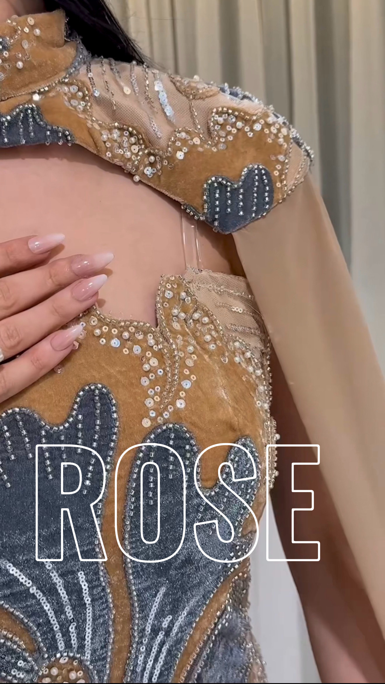  فستان سهرة ملكي مع كاب طويل من ROSE FASHION  