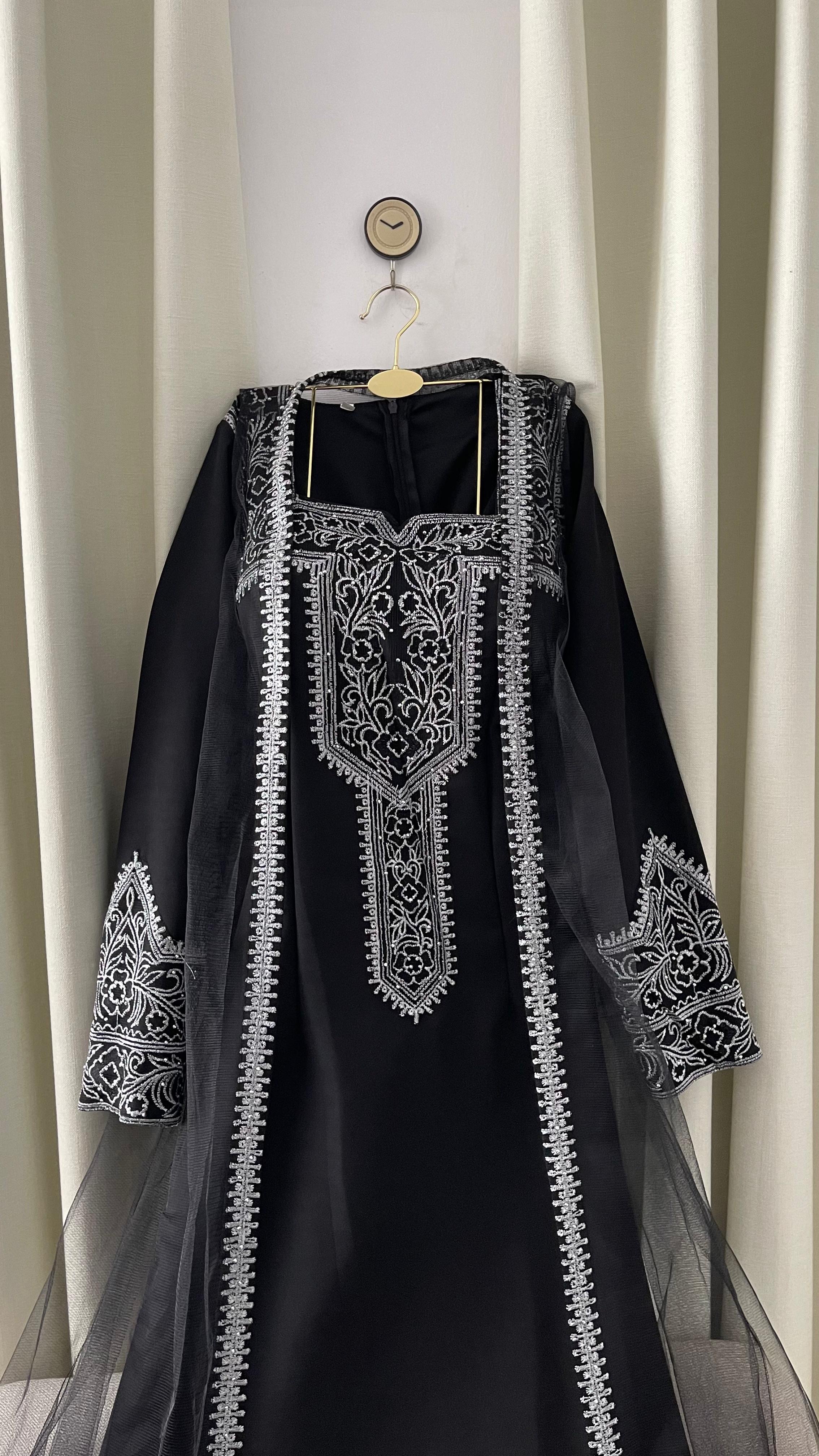  فستان سهرة بقطعتين خرز كمبيوتر من ROSE FASHION  