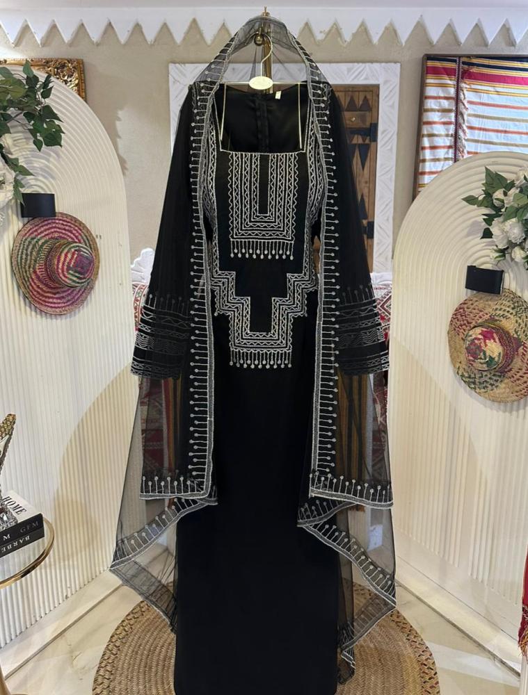  جلابيه يوم التأسيس بشال بتطريز راقي 