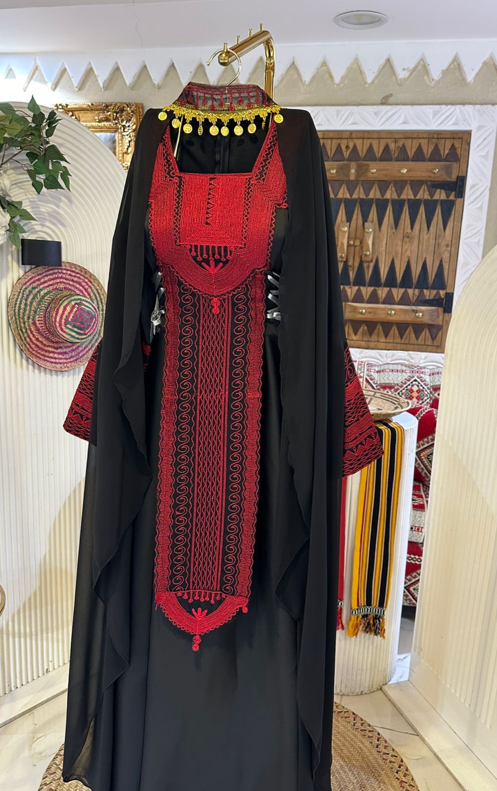 جلابيه يوم التأسيس بتطريز احمر ملكي 