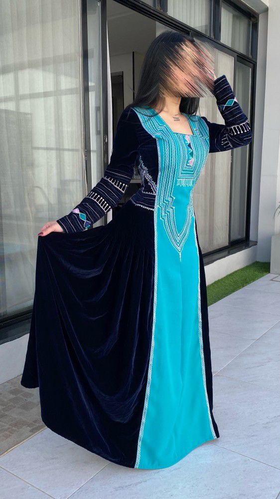 جلابيه يوم التأسيس بقصه راقيه بلون السماوي 