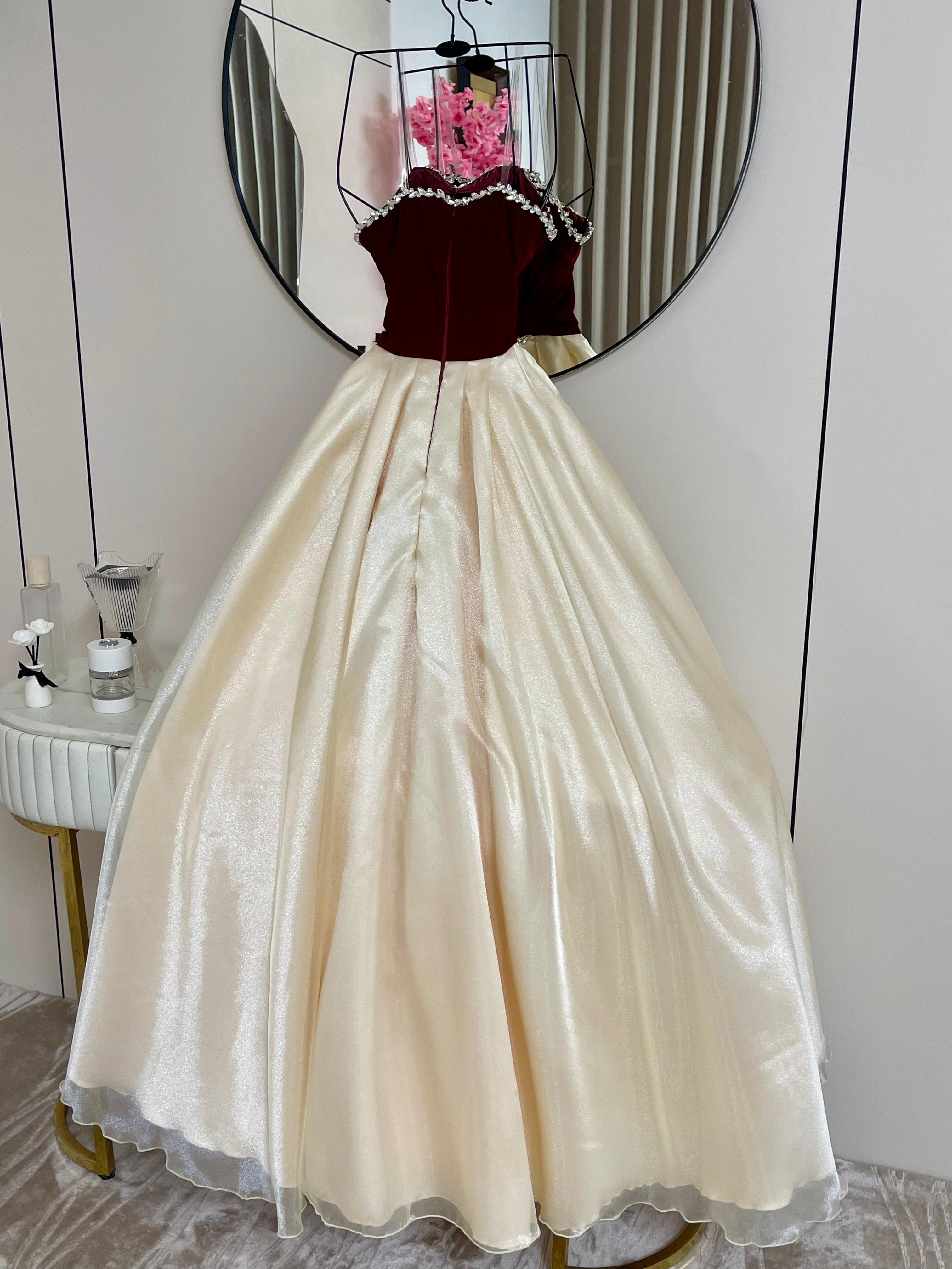  فستان سهرة خمري مع شامبين قطعة واحدة بتصميم ملكي - ROSE FASHION  