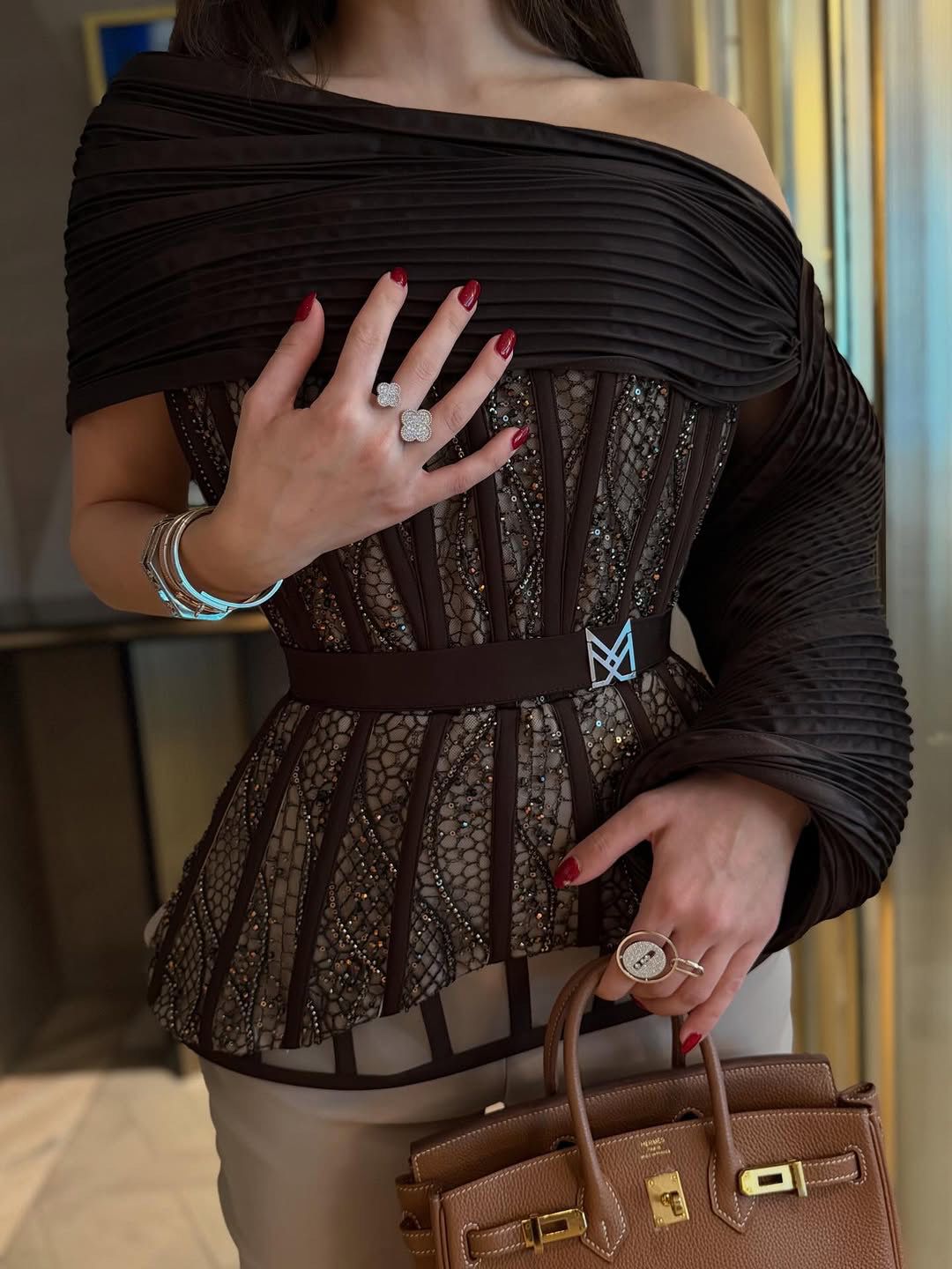  طقم سهرة جمبسوت بقصه راقيه 