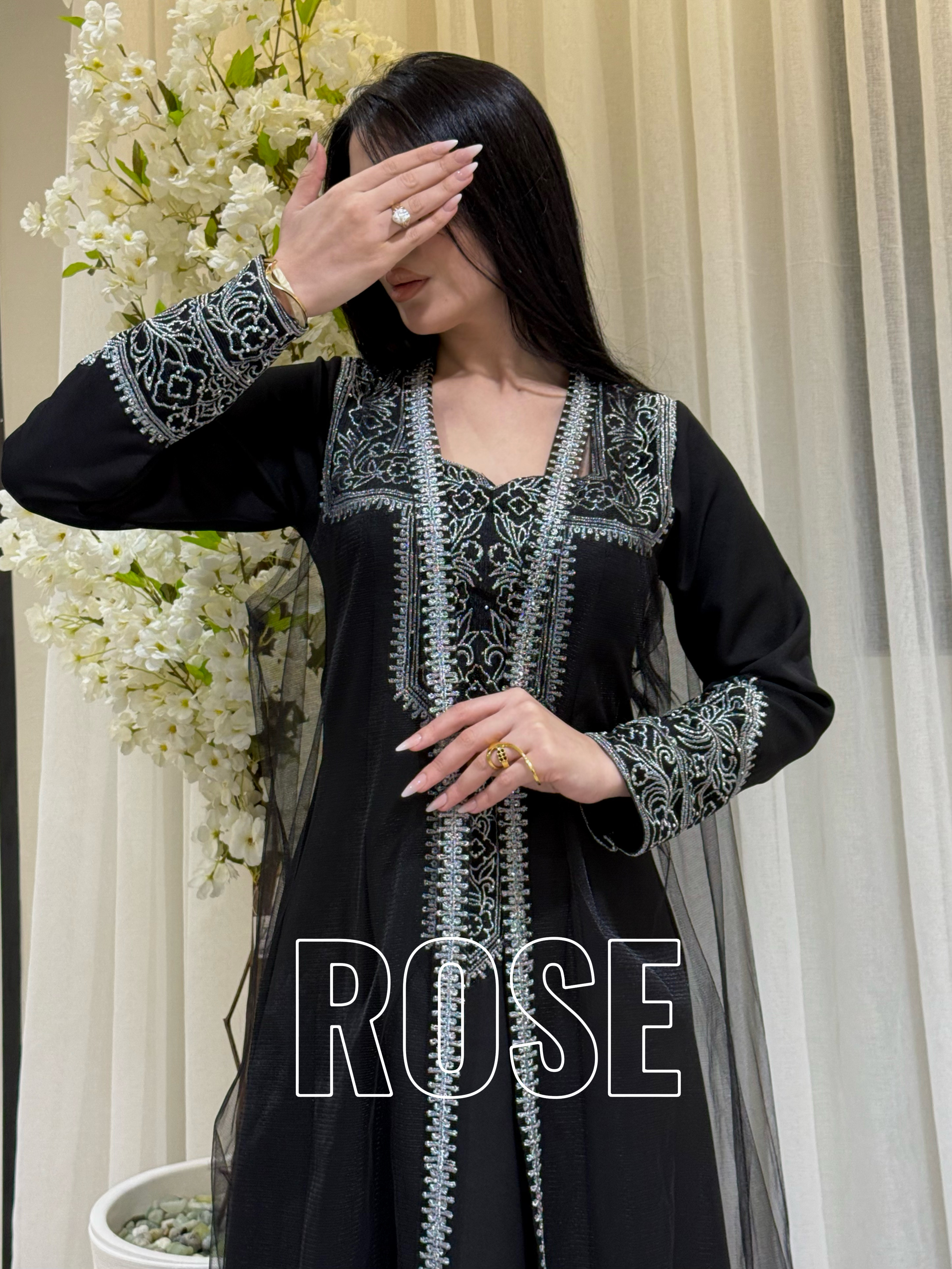   جلابية سهرة أسود بتطريز ملكي فاخر من ROSE FASHION  