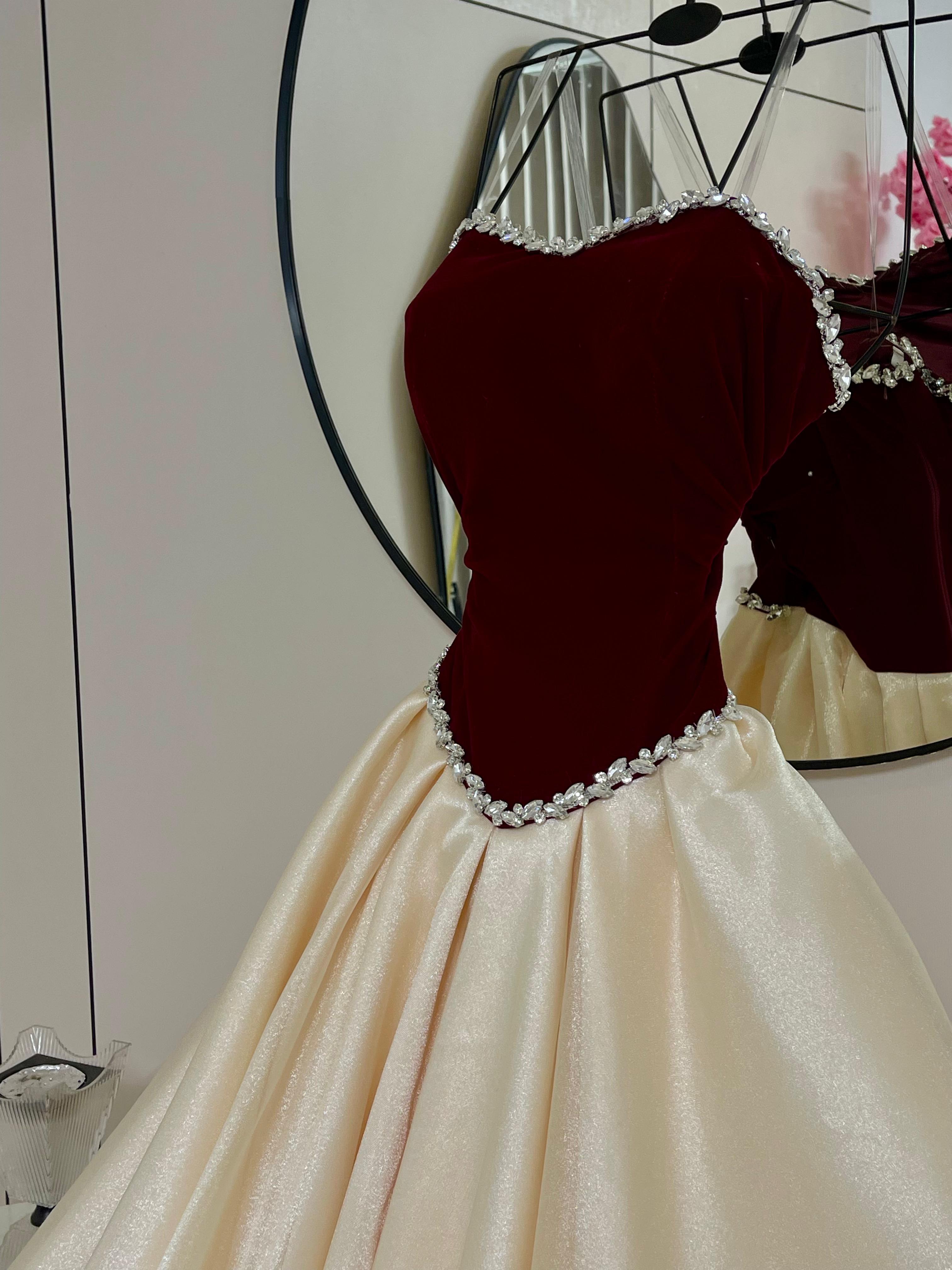  فستان سهرة خمري مع شامبين قطعة واحدة بتصميم ملكي - ROSE FASHION  