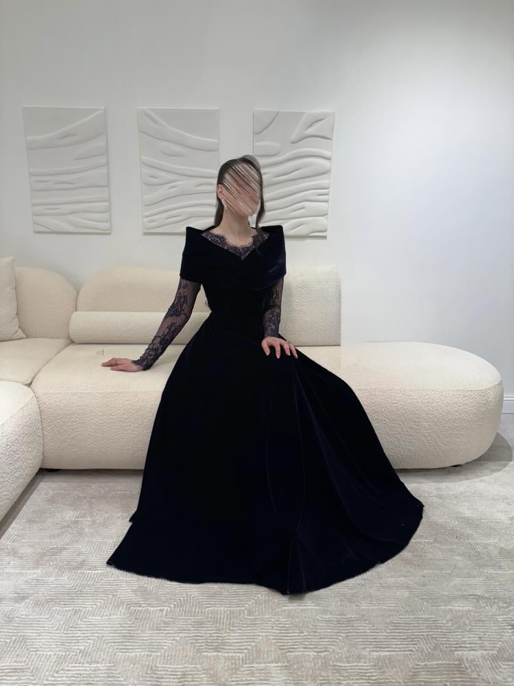  فستان سهرة خامة مخمل بأكمام دانتيل 