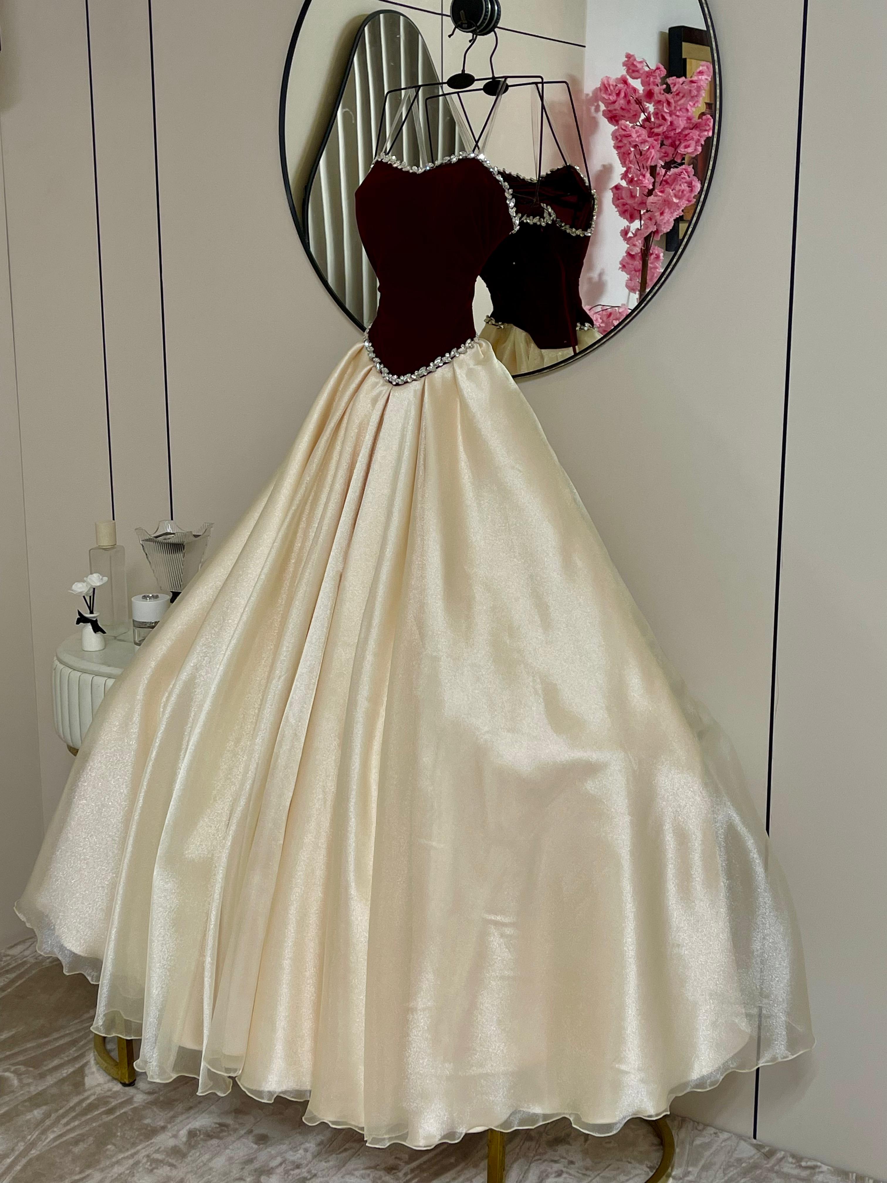  فستان سهرة خمري مع شامبين قطعة واحدة بتصميم ملكي - ROSE FASHION  