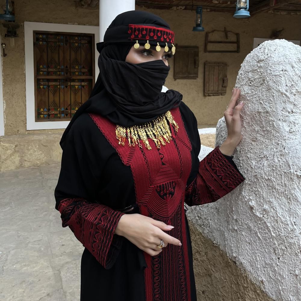 جلابيه يوم التأسيس بتطريز احمر ملكي 