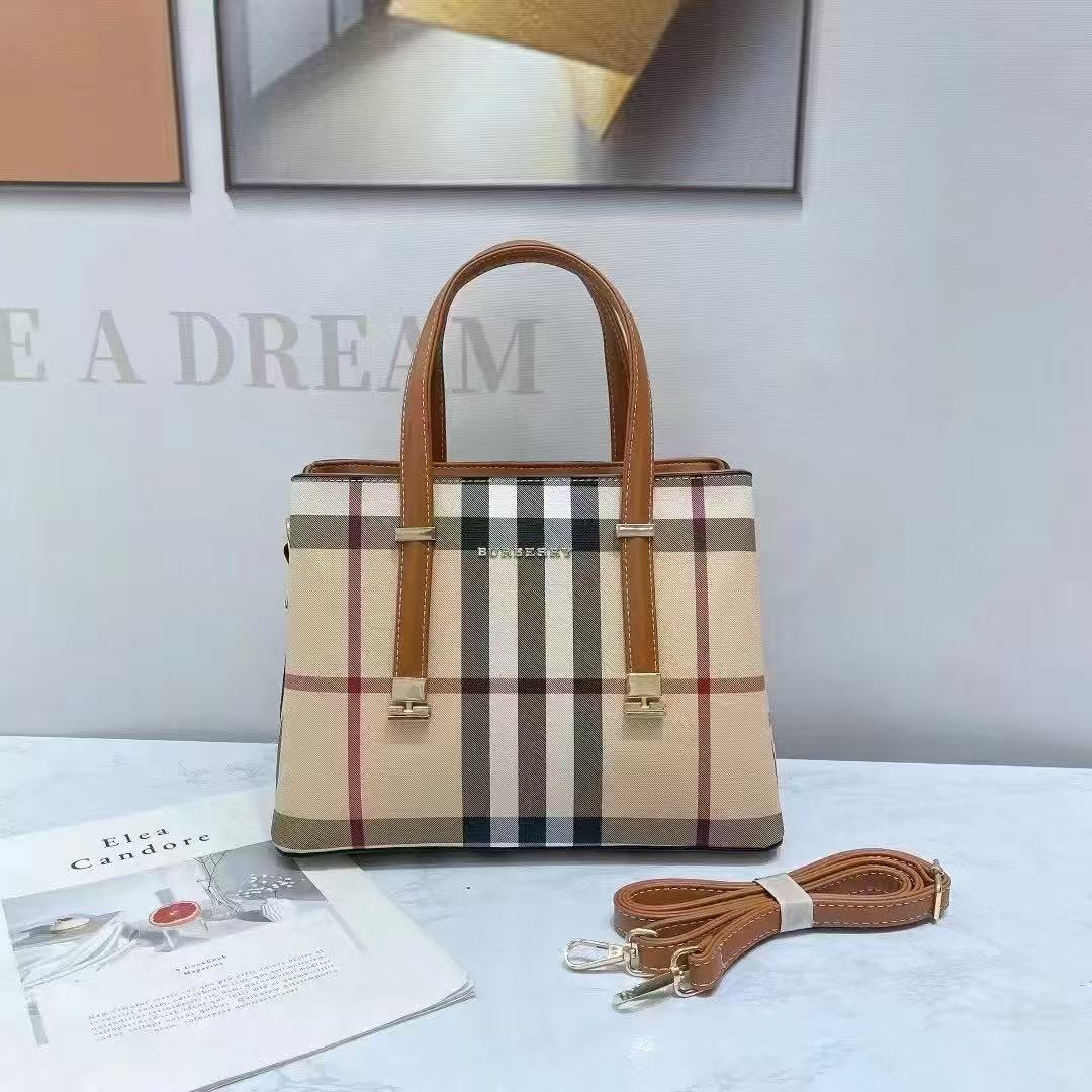  شنطة نسائية ماركة يريري 