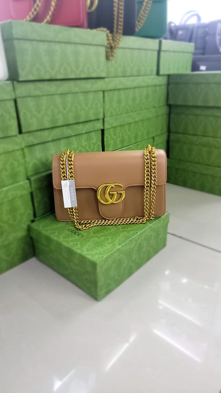  شنطة نسائية ماركة قوتشي 