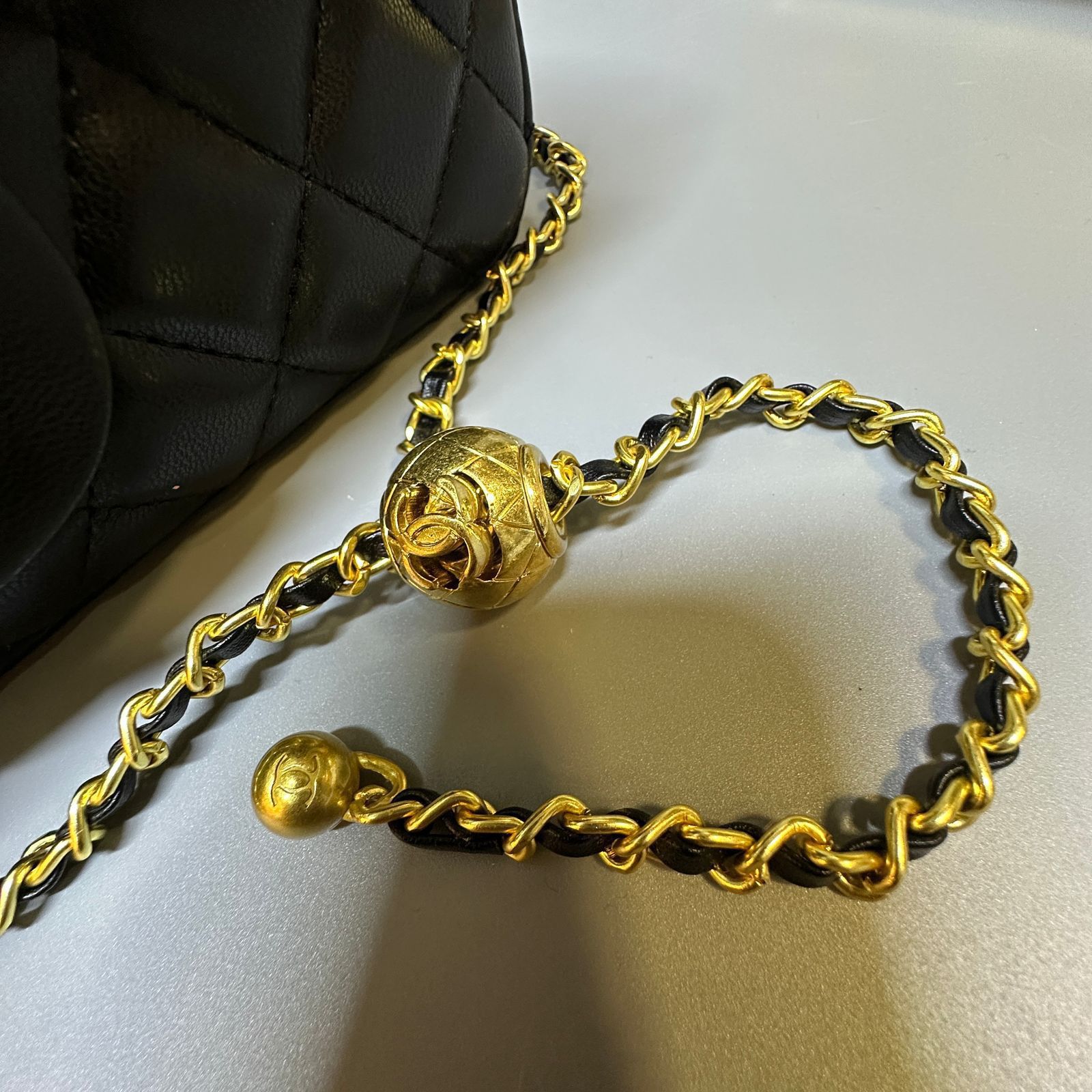  شنطة نسائية ماركة شانيل  