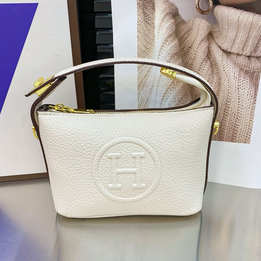  شنطة نسائية ماركة هرمز 