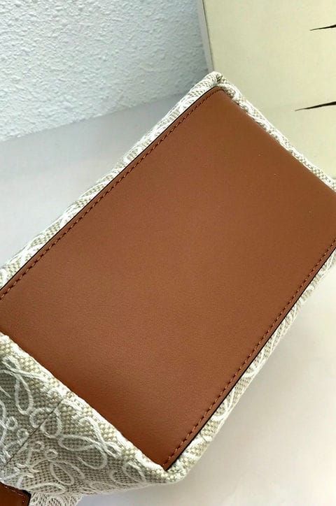  شنطة نسائية ماركة لوي 