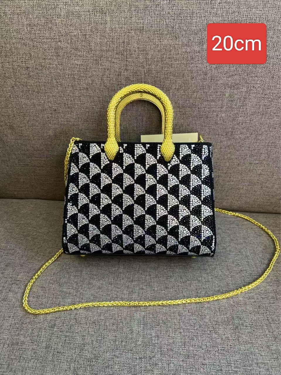  شنطة نسائية ماركة بولغري 