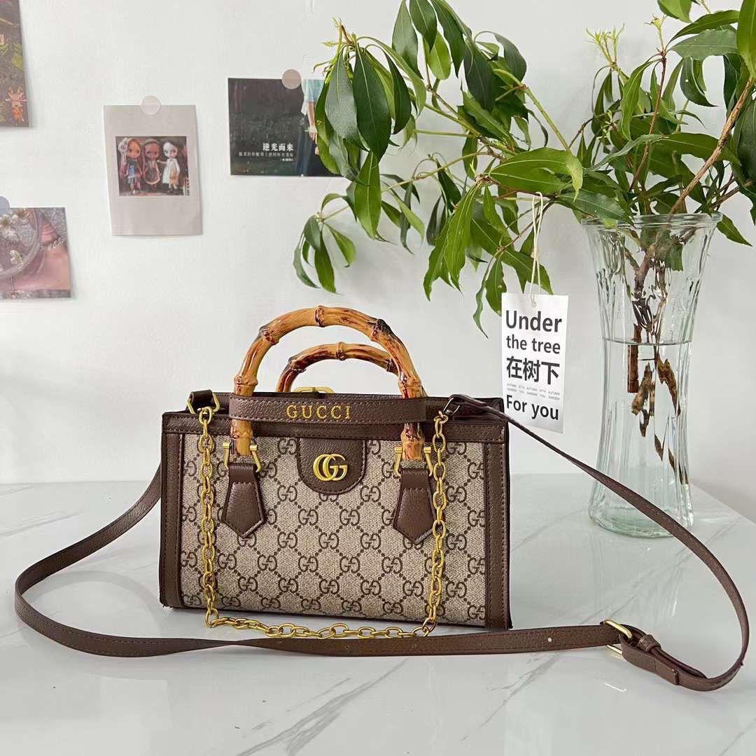  شنطة نسائية ماركة قوتشي 