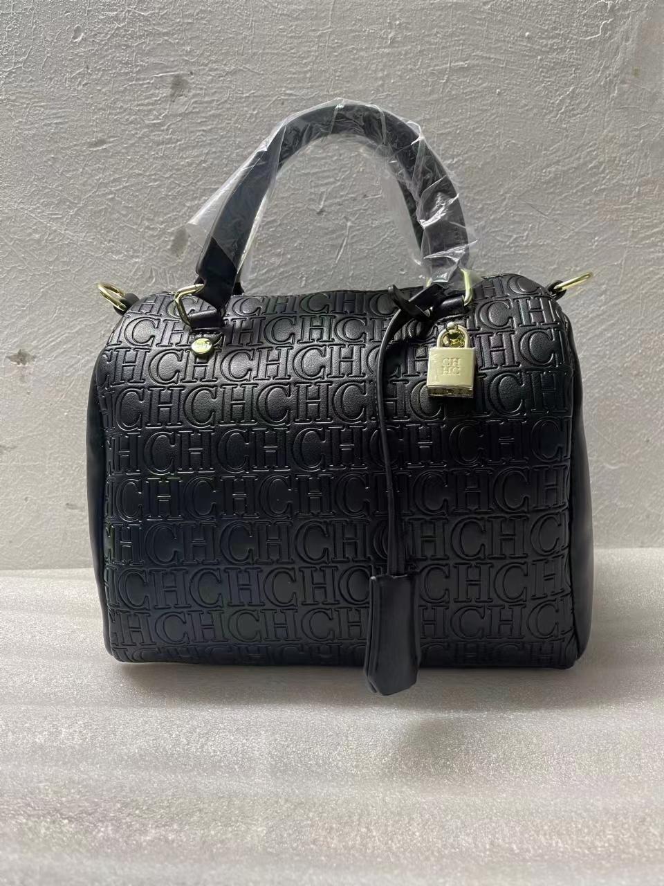 شنطة نسائية ماركة سي اتش 