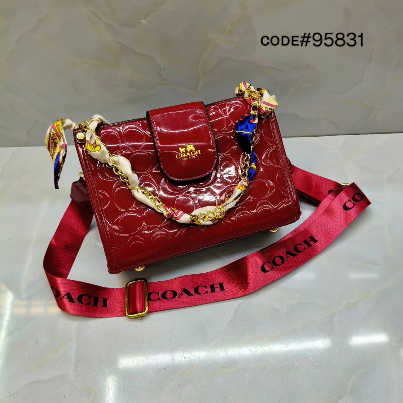  شنطة نسائية ماركة كوتش 