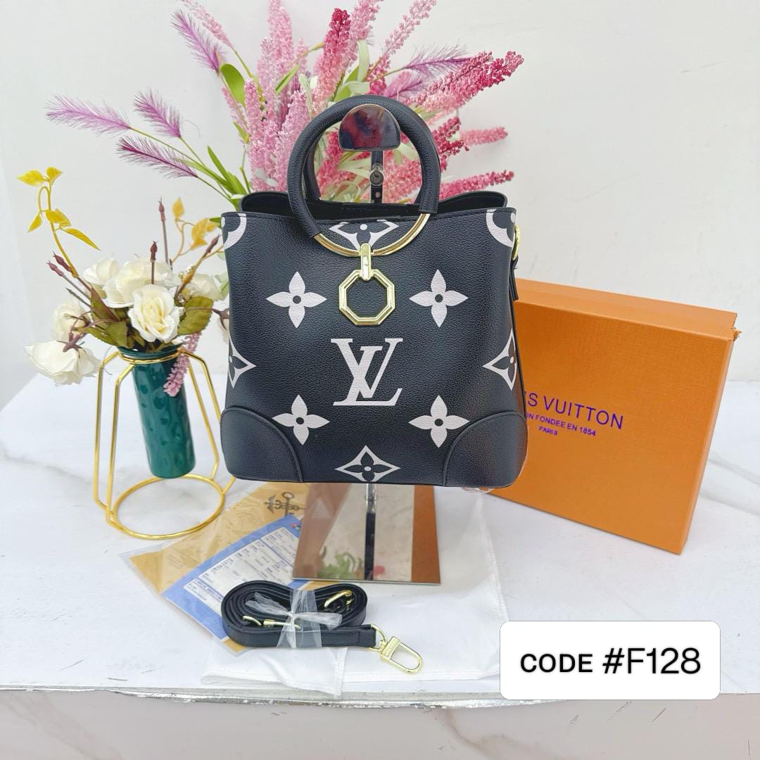  شنطة نسائية ماركة لويس فيتون  