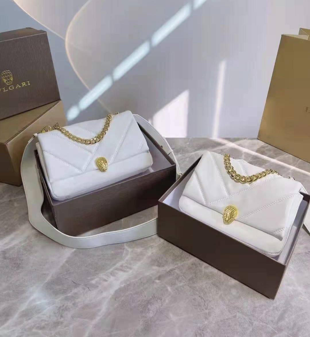 شنطة نسائية ماركة بولغري 